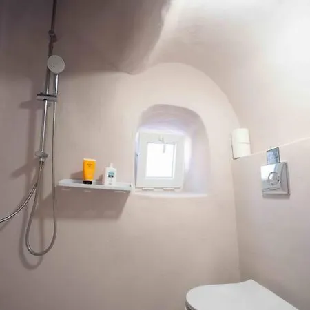 Holiday home Bird Nest-santorini Cave *